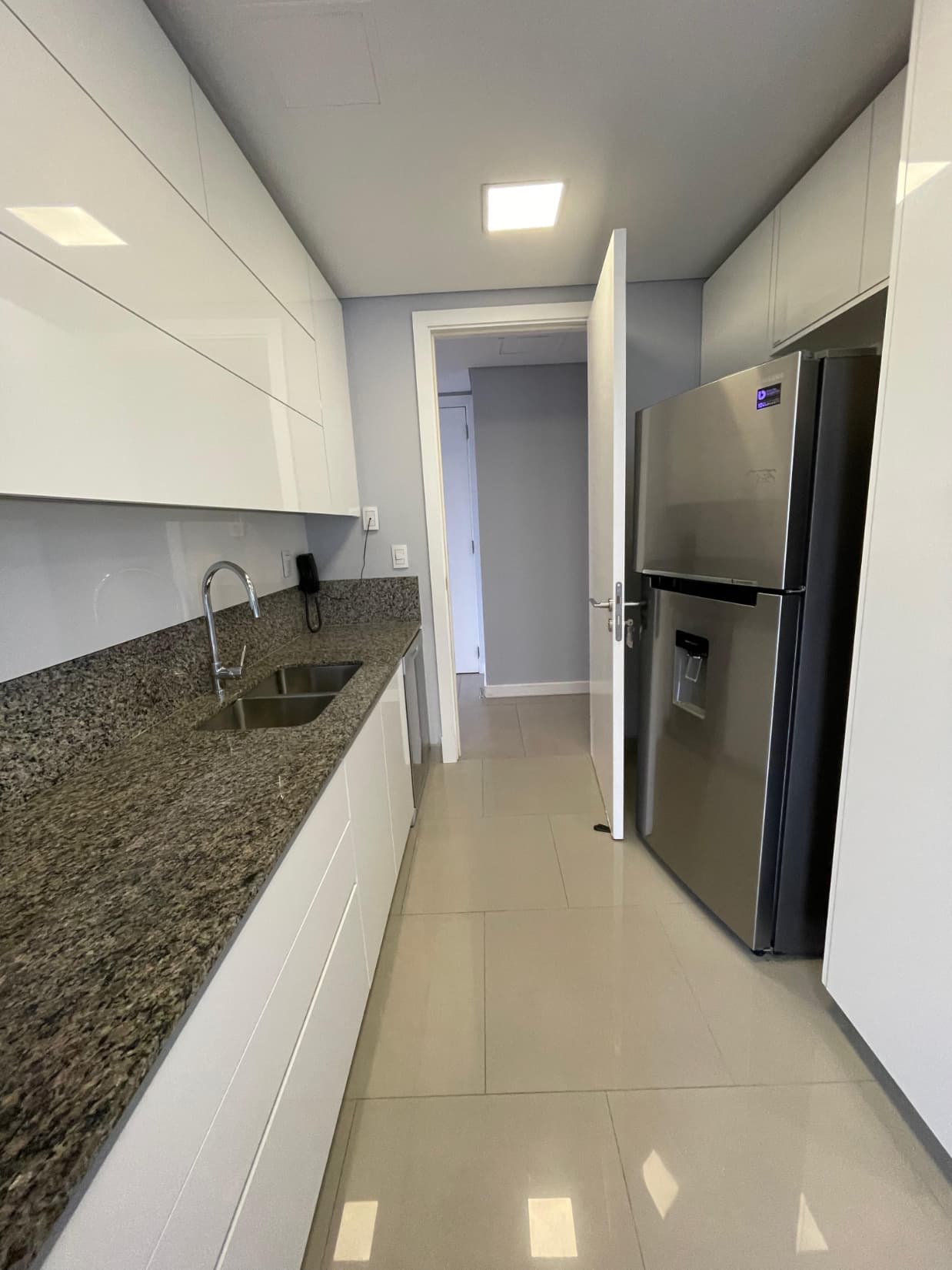 Amplio departamento de 2 dormitorios - zona mburucuya — foto 5