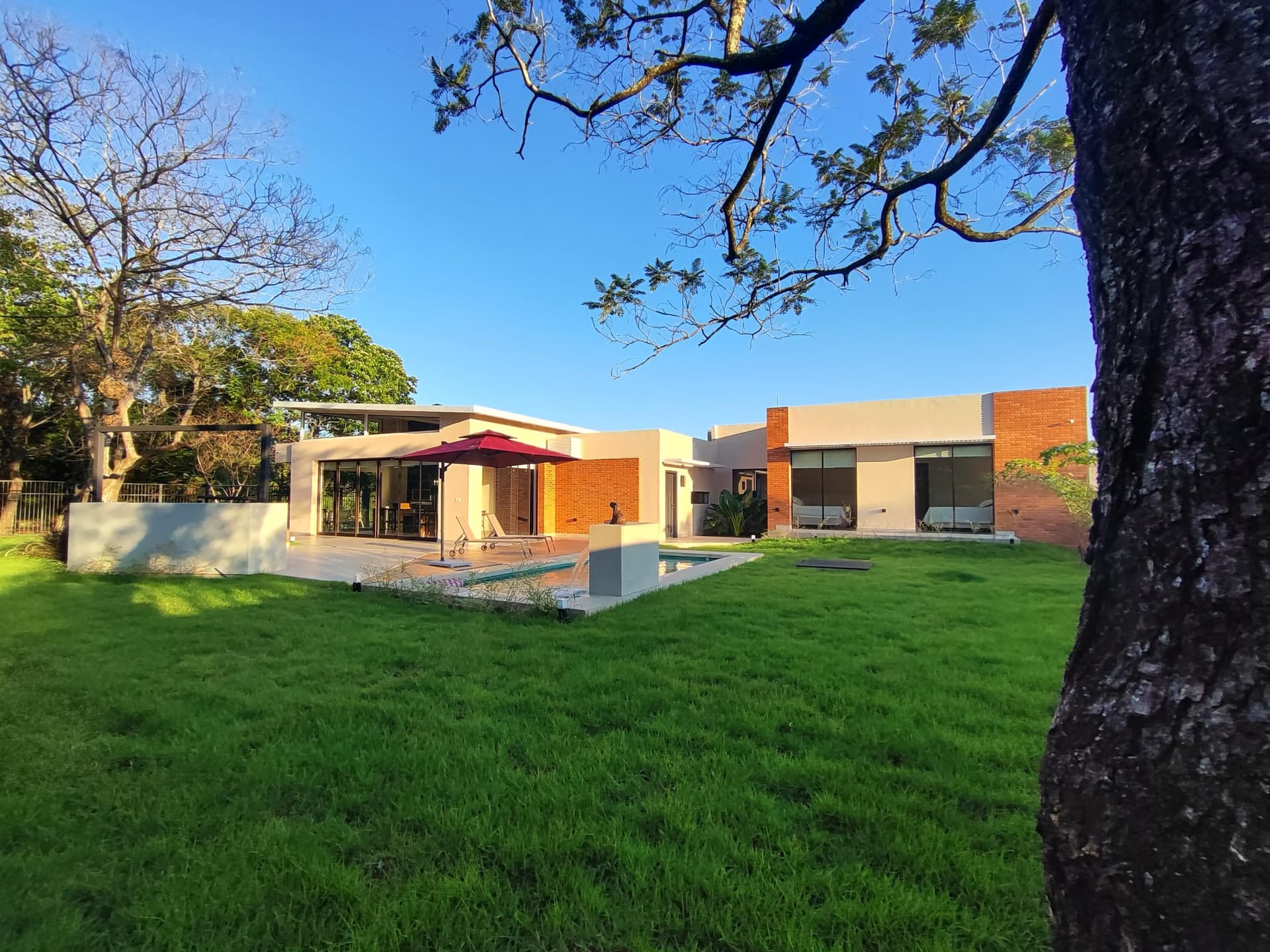 Casa De Verano - Venta - San Bernardino, Paraguay, foto 2