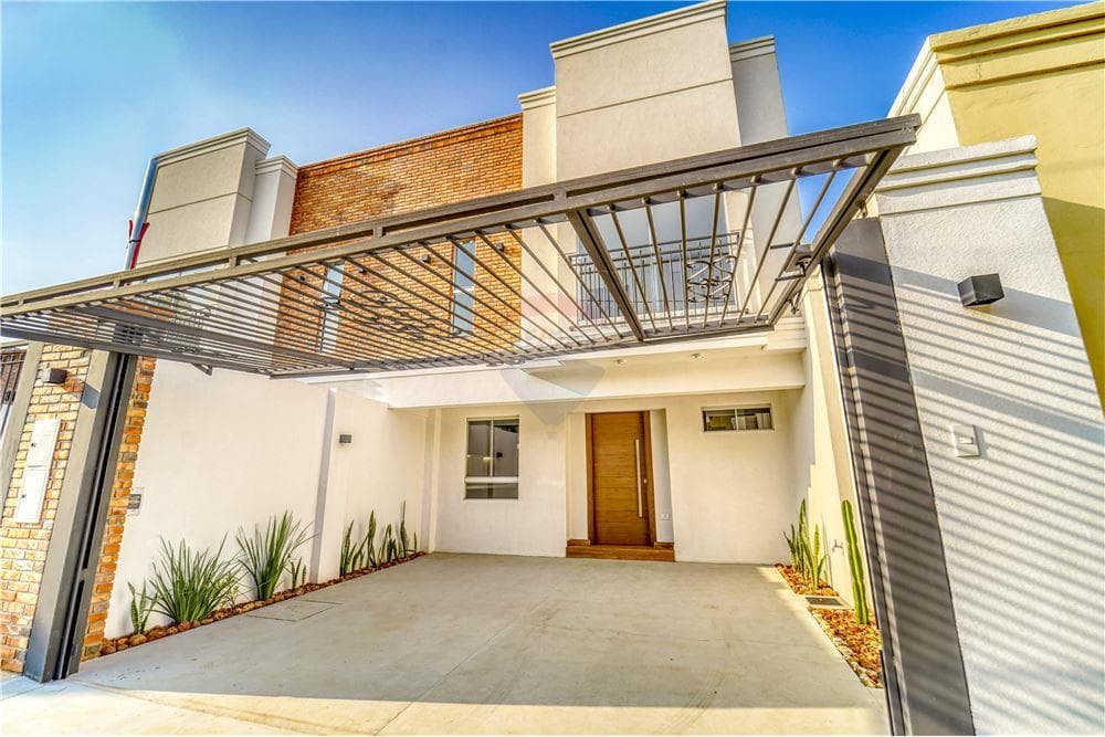 Duplex a estrenar a metros del colegio cas — foto 1