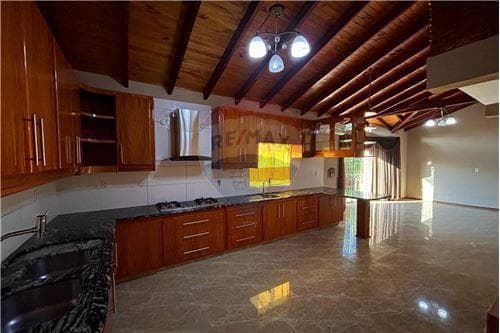 Casa-Venta-PY Itapúa Encarnación Calle Carlos Hrase — foto 3
