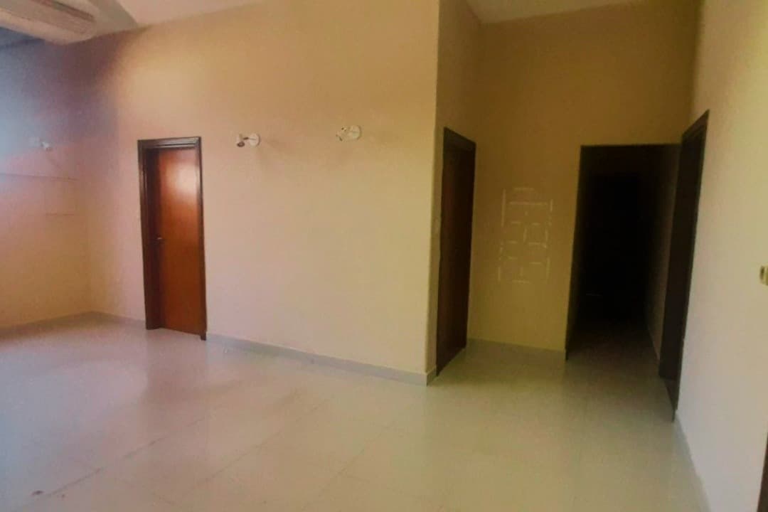 – casa para oficina en los laureles, foto 2