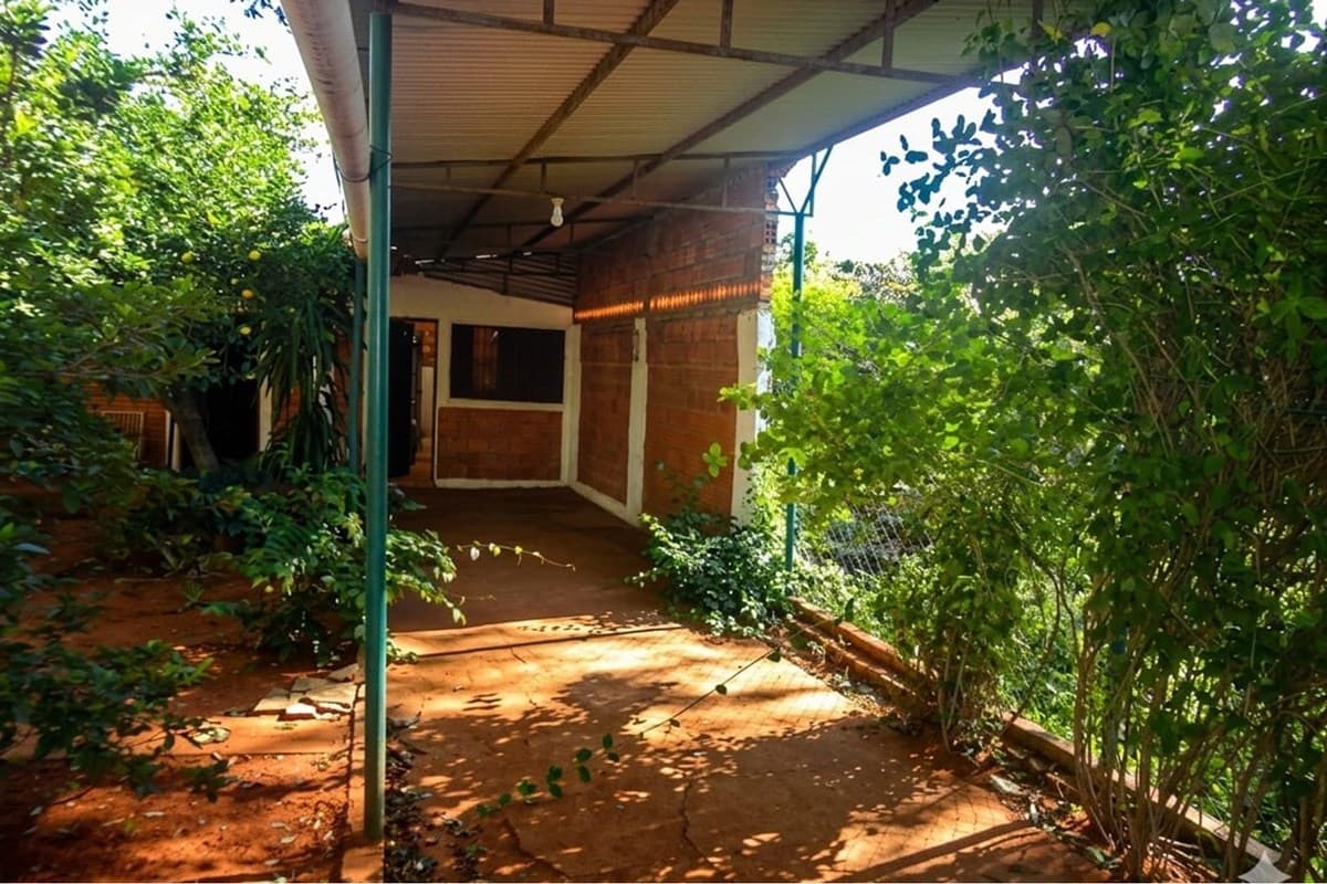 Terreno con construccion a refaccionar-nemby — foto 2