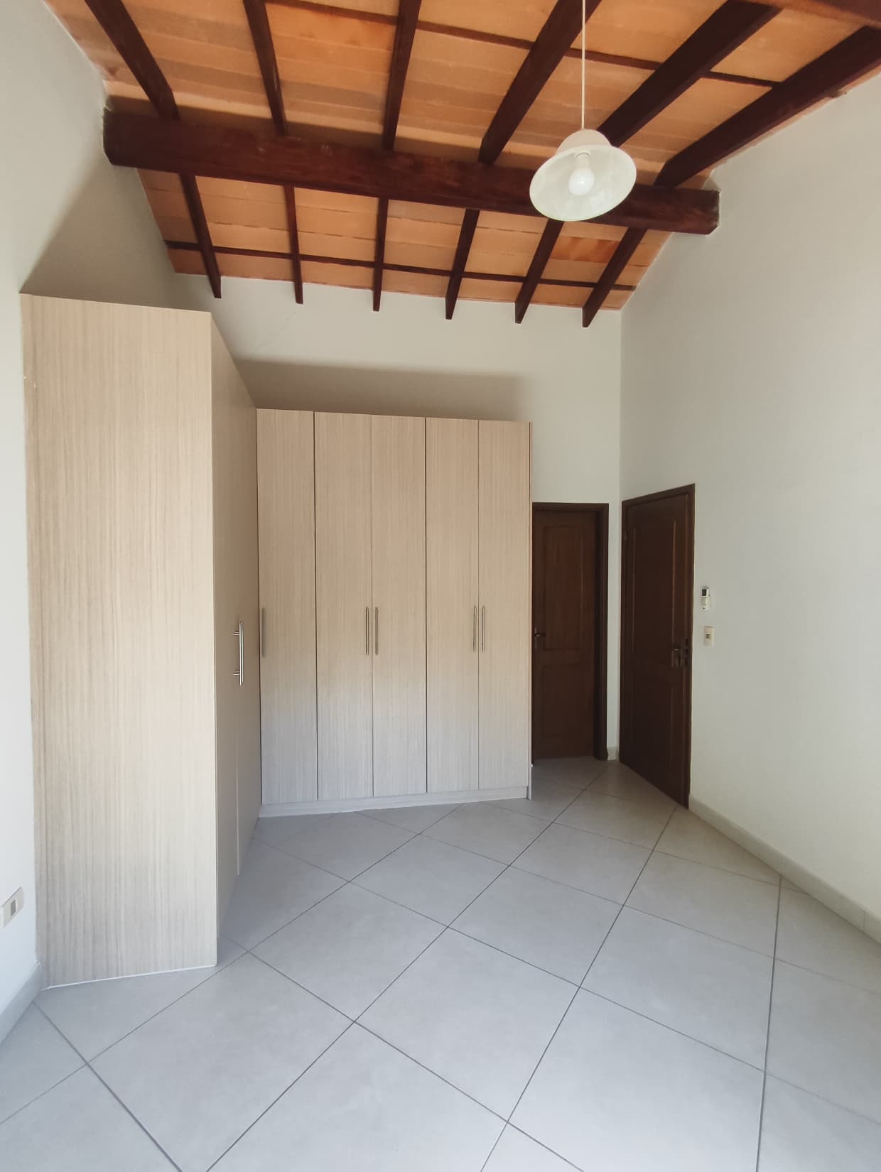 Dúplex con piscina en alquiler – barrio mcal. Estigarribia, foto 5