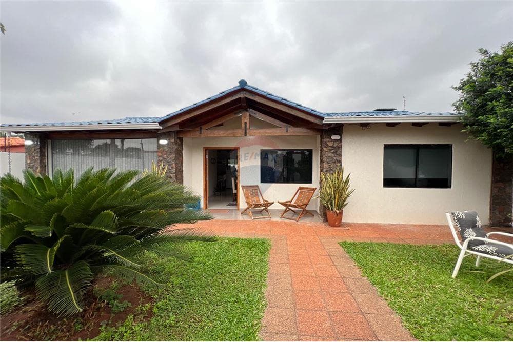 Hermosa y amplia casa con piscina zona barcequillo