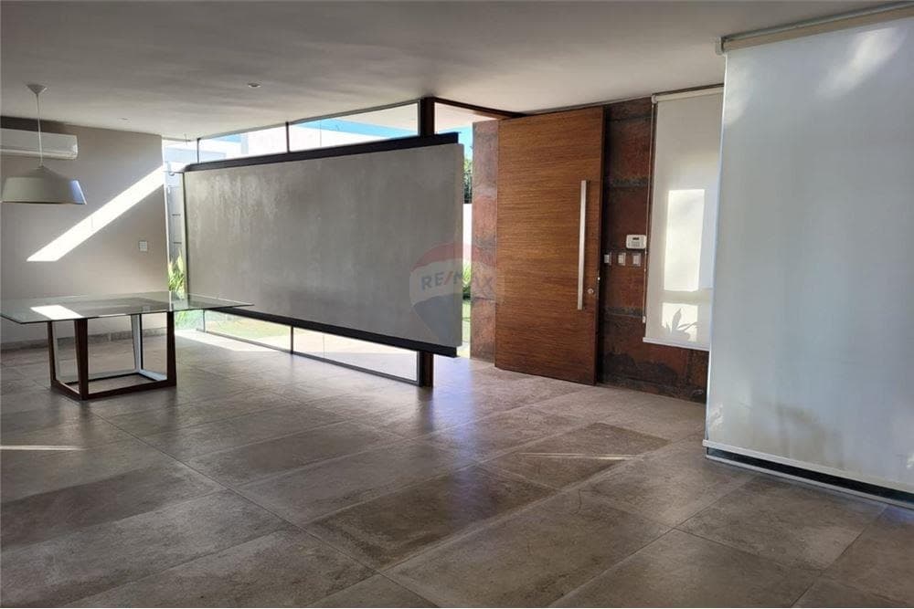 Casa minimlista en lambare valle apu'a, foto 4