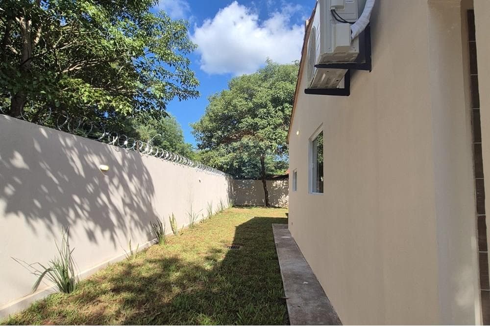 Moderna Casa en Mariano Roque Alonso, Paraguay, foto 5
