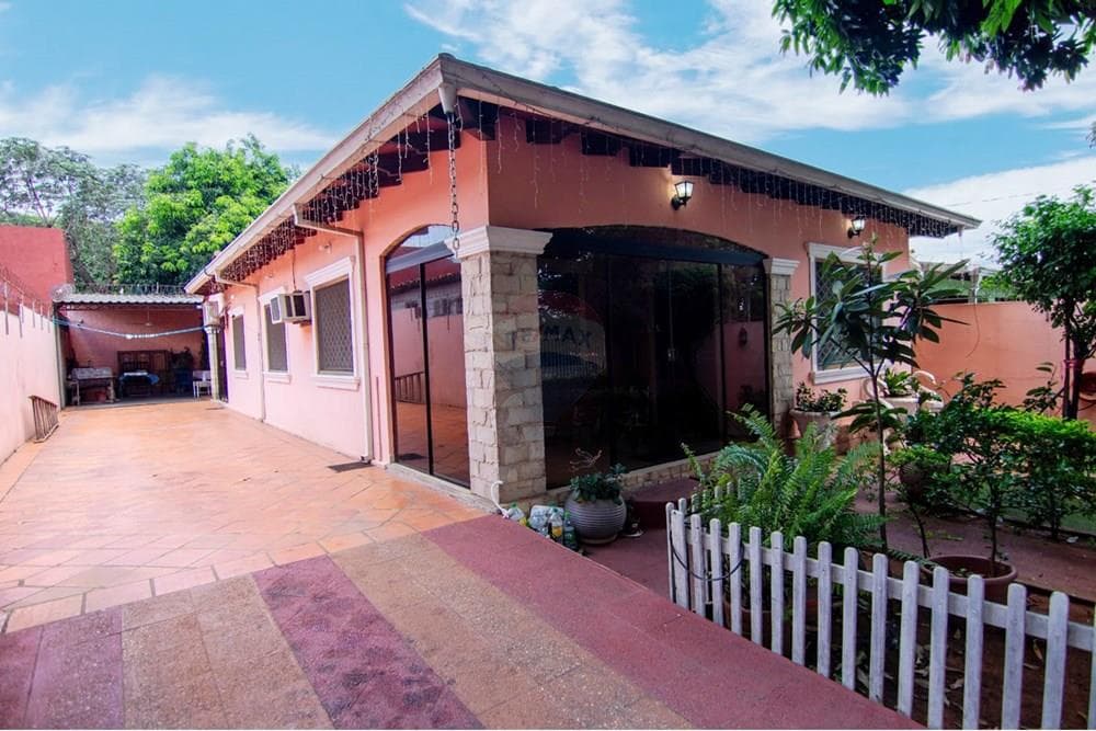 Casa en La Lomita de Ñemby