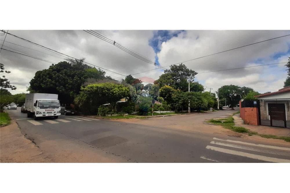 Terreno en Esquina de 740 m2 sobre Av. Facundo Machaín - Villa Aurelia, foto 2