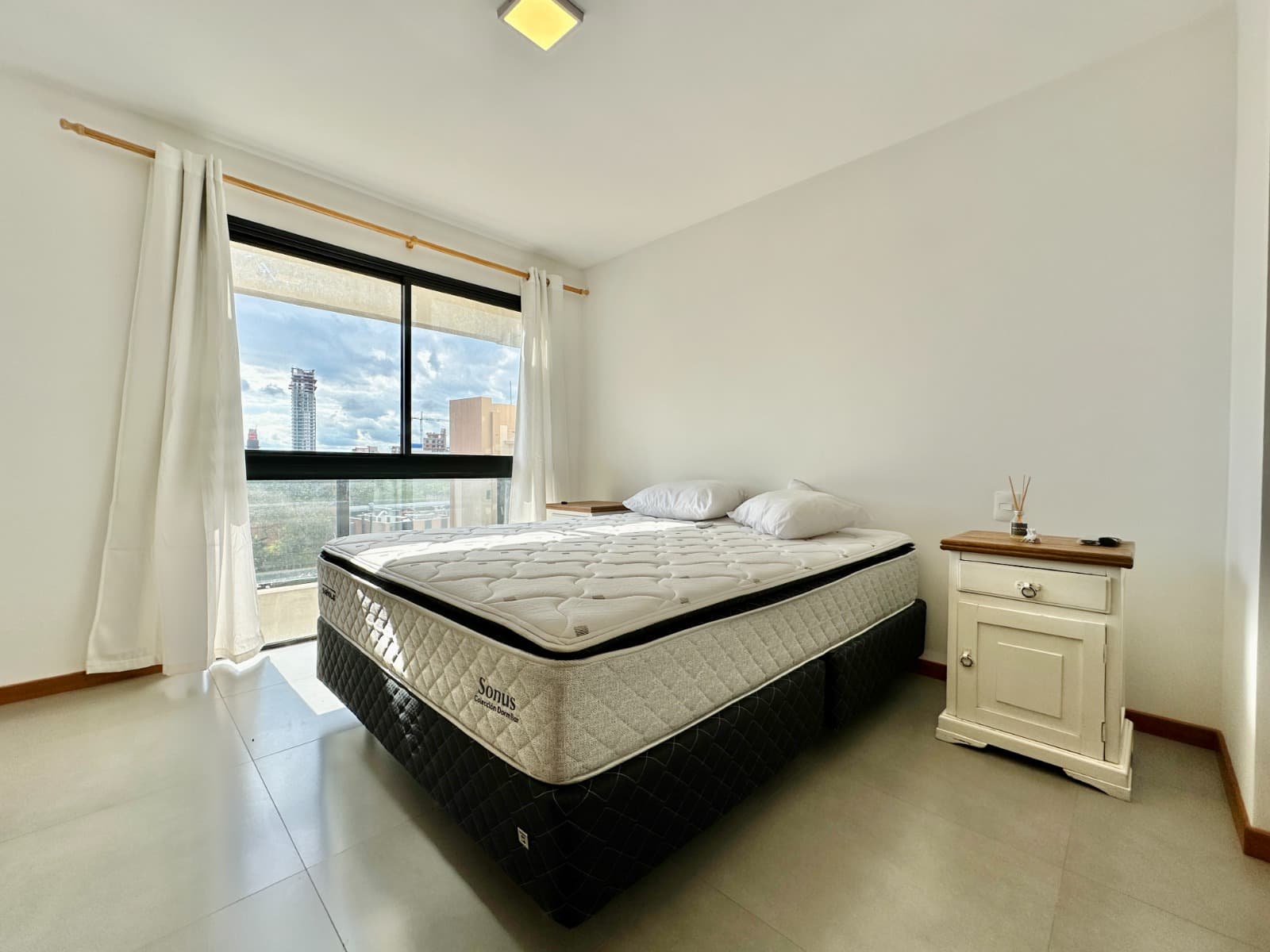 Dpto Amoblado De 2 Habit En Suite. Zona Del Sol, foto 4