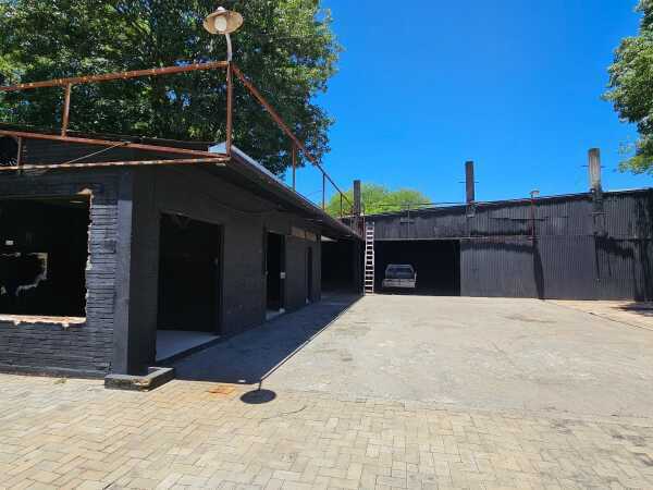 Showroom con depositos en los laureles, foto 2
