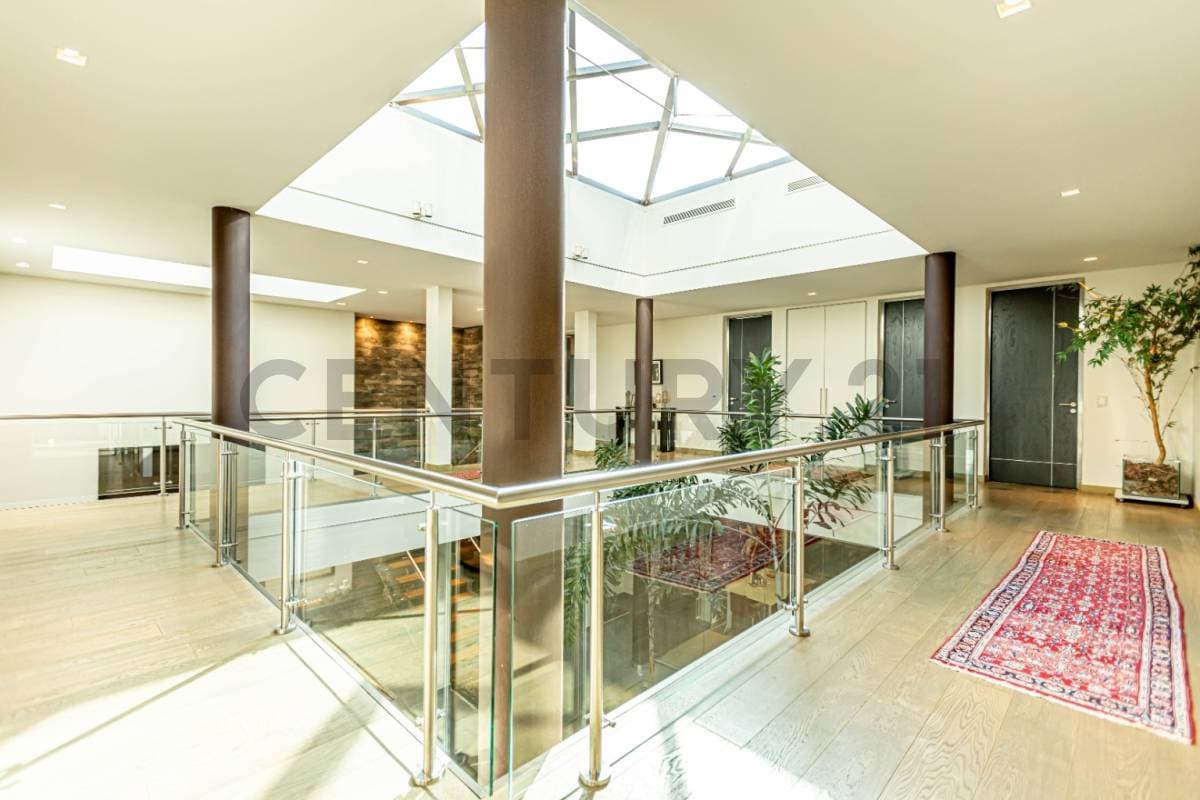 EN VENTA – Residencia Exclusiva De 4 Dormitorios En Condominio En Luque, foto 3