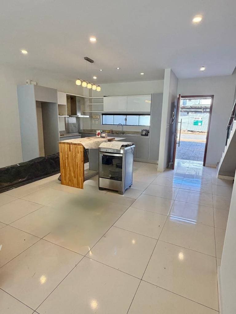 de duplex premium en Jardin de Oro Luque (a pasos del super Villa Sofia), foto 3