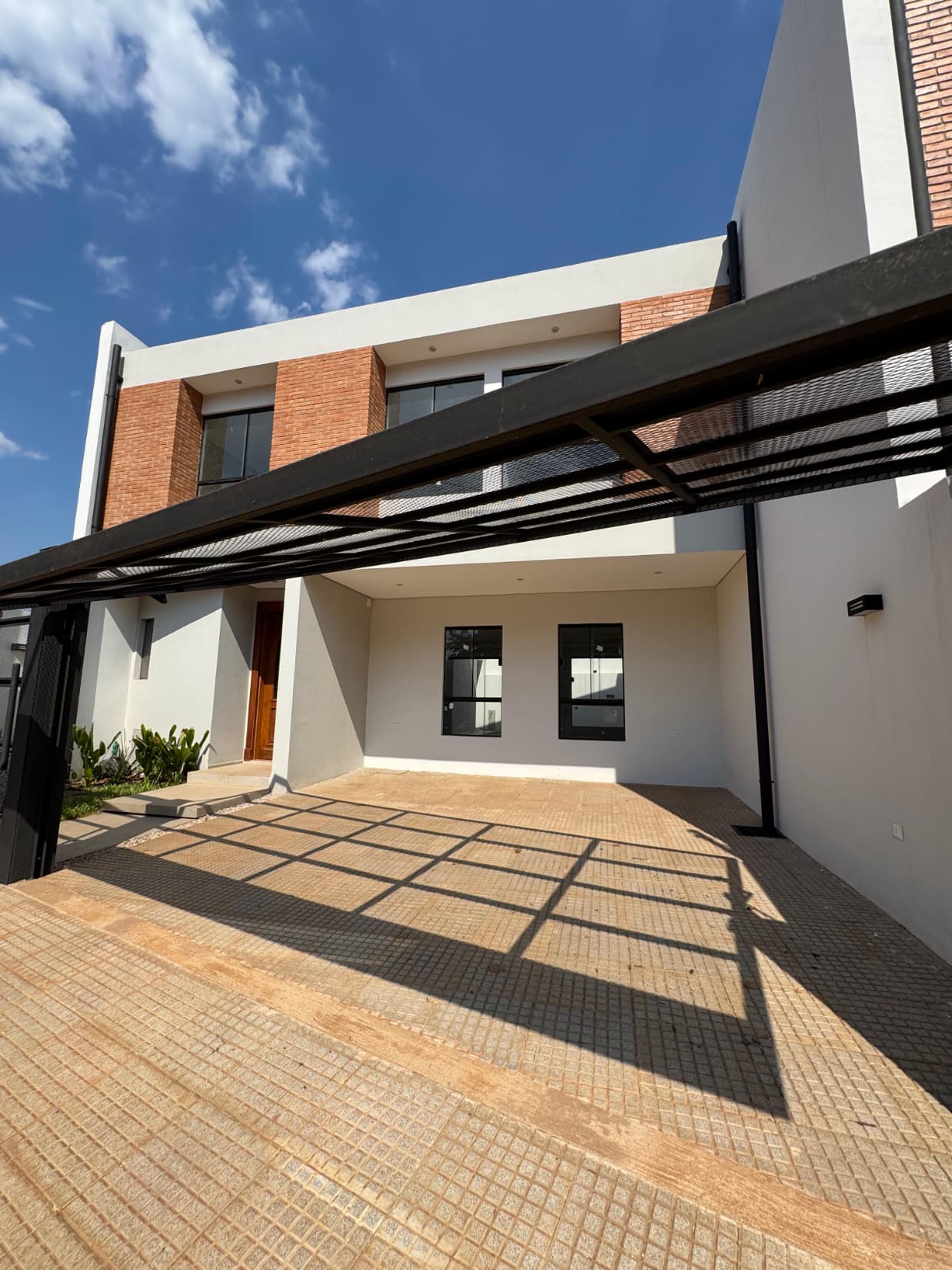 Vendo hermoso dúplex a estreanar en Luque zona plaza madero