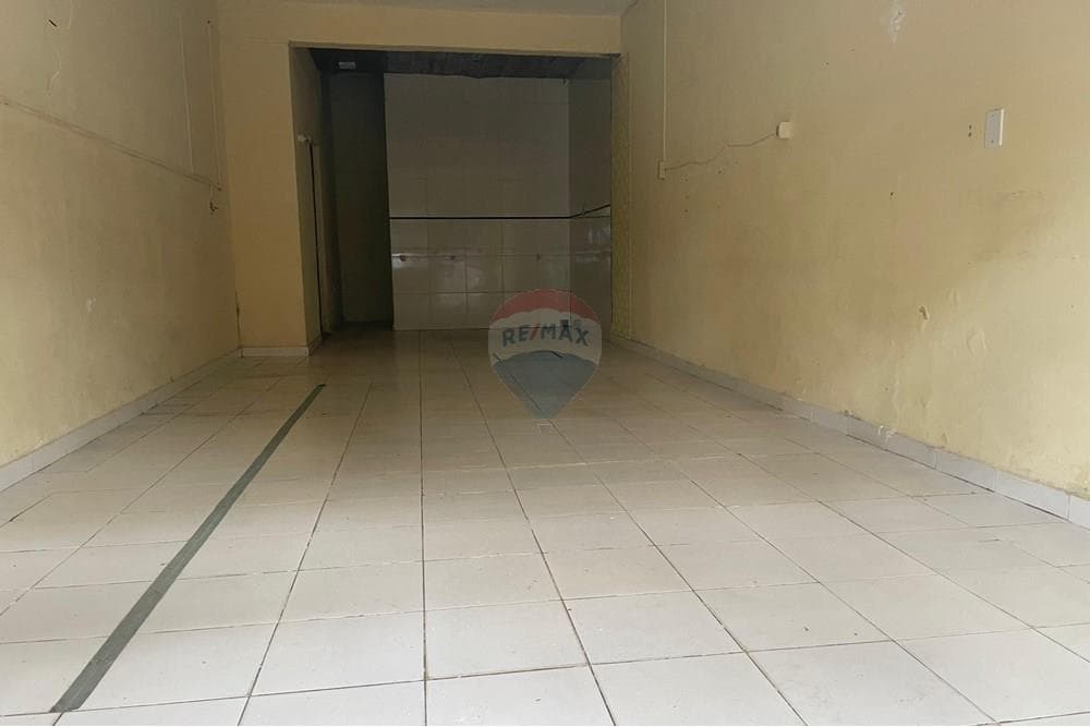 Local Comercial - Alquiler - Luque, Paraguay, foto 2