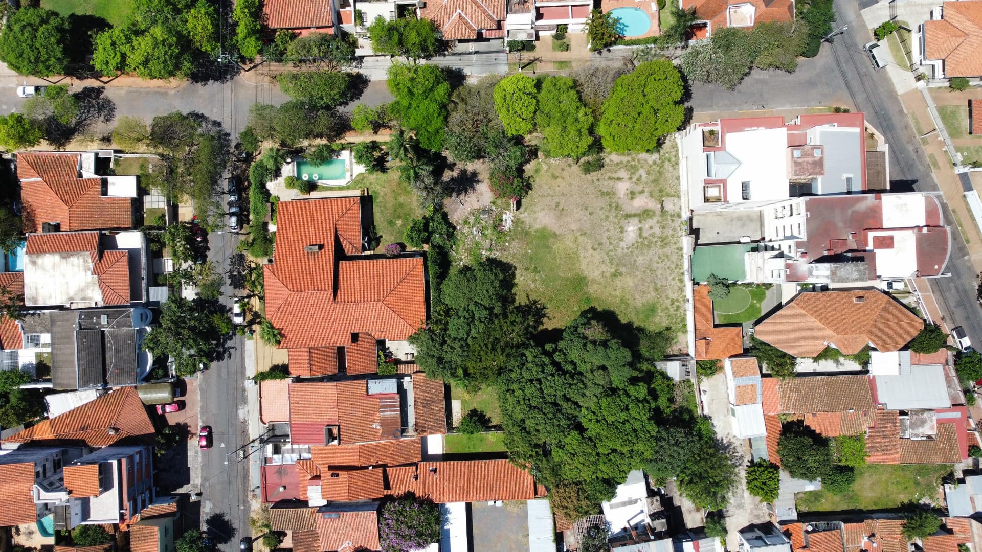 Terreno de 1.800 m2 en barrio mariscal lópez, zona españa y brasilia, foto 2