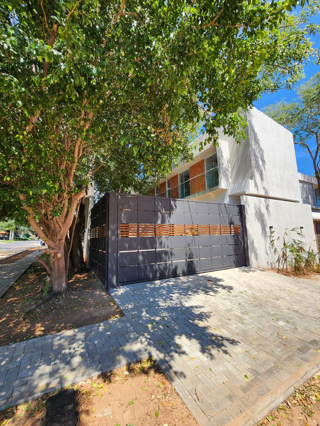 Vendo duplex en barrio villa adela - Luque