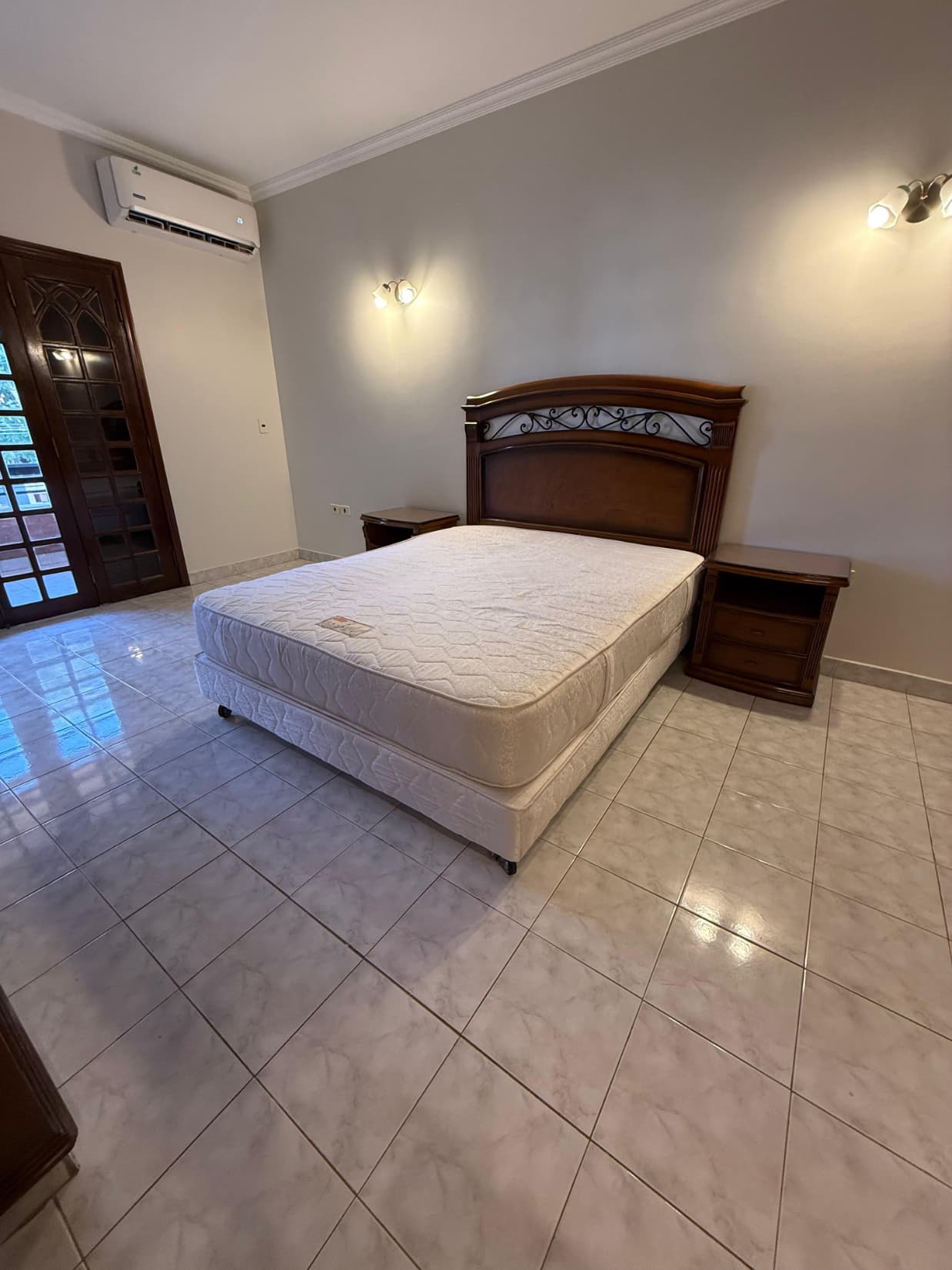 Ykua sati, en alquiler, duplex amoblado de 3 dormitorios, foto 3