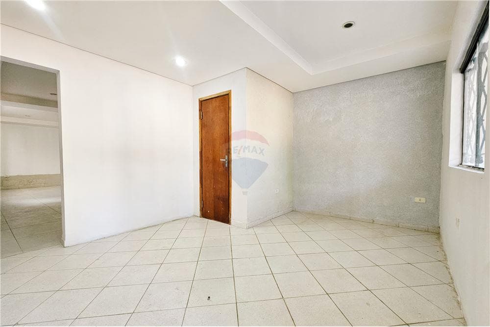 Casa en Alquiler – Excelente Ubicación en Lambaré, foto 2