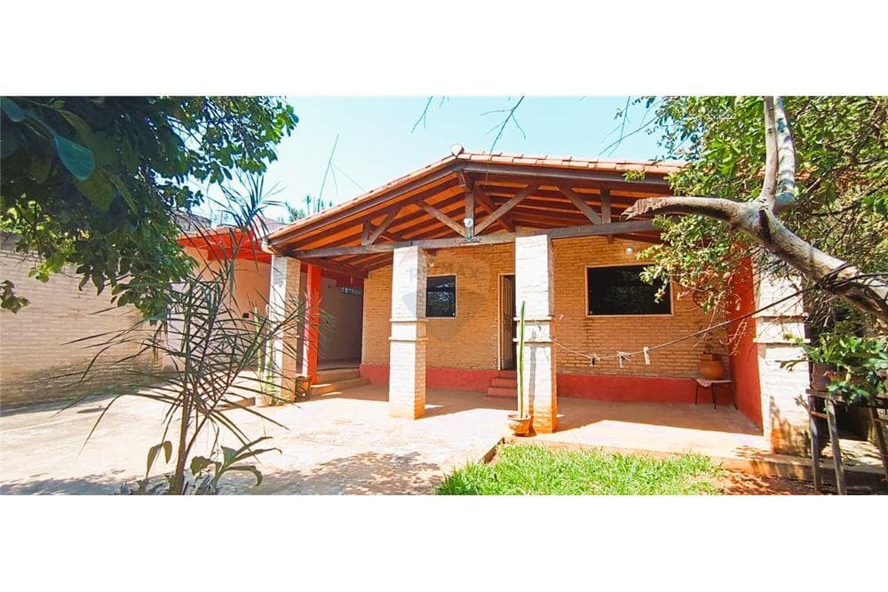 Casa a la venta en Laurelty Luque, foto 1