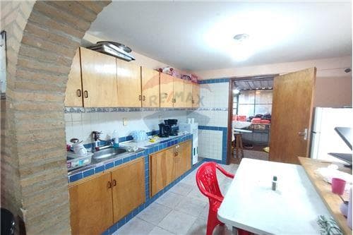 Casa-Alquiler-Monseñor Moleón y Vicente de Paul, Republicano, Asunción — foto 4