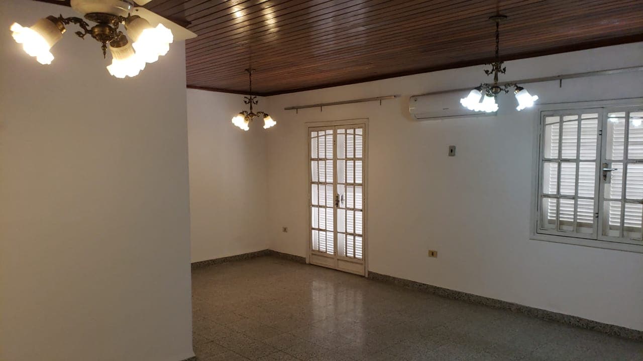 Duplex en Villa Morra a una cuadra de la avda. Rca. Argentina