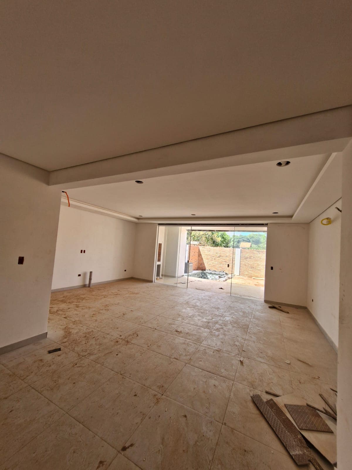Alquilo duplex proximo a estrenar en Luque zona conmebol cod 059