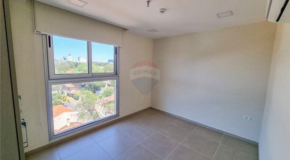 En venta departamento una hab home - Villa Morra, foto 3