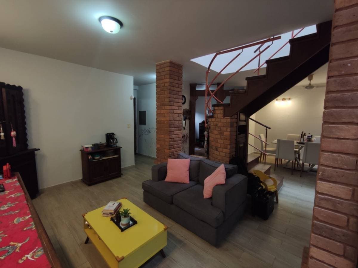 Hermosa casa en barrio Jara, foto 2