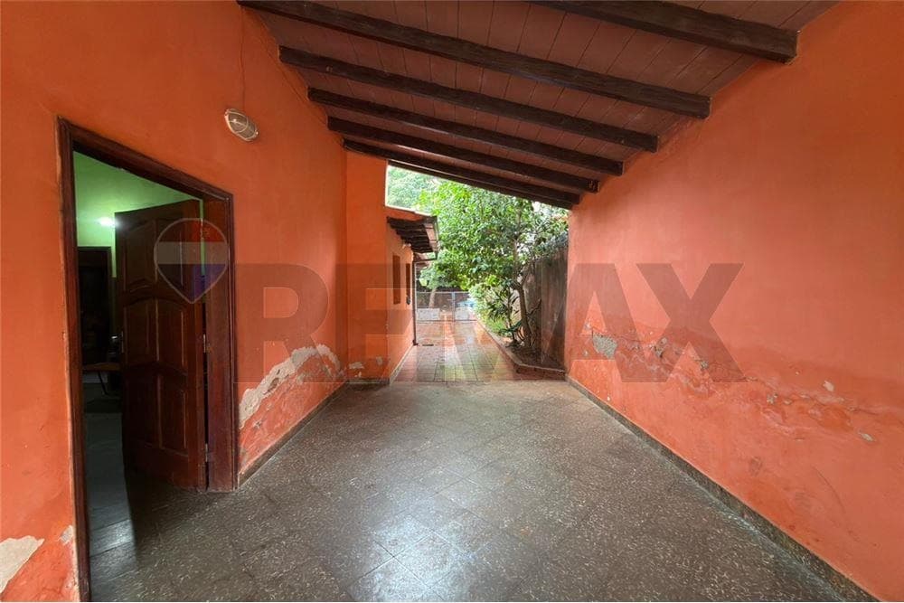 Casa a Renovar en Terreno de 481 M2 en Zona Conmebol - Luque, foto 2