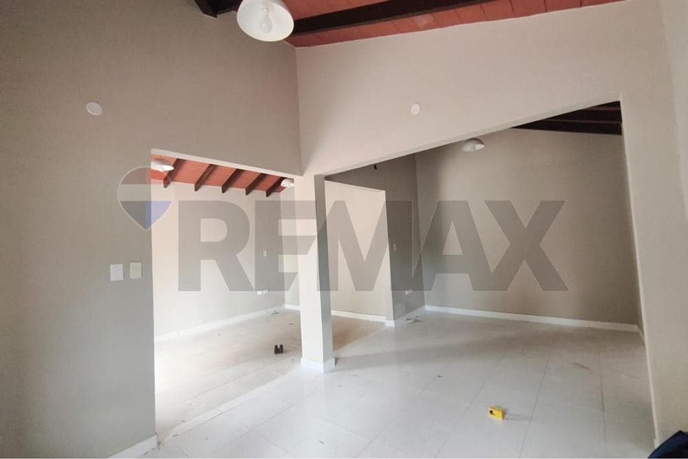 Salón comercial en Luque Maka.i