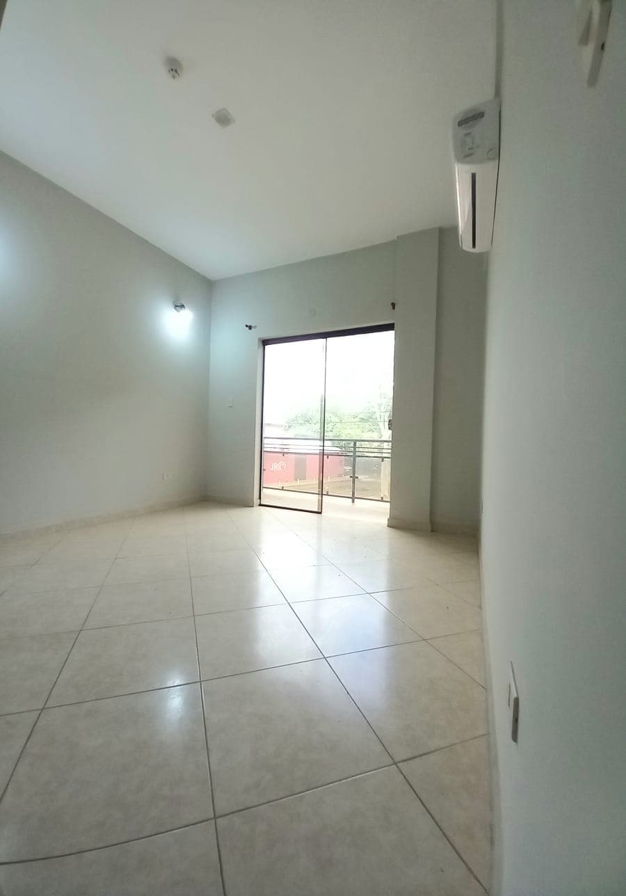 Amplio Departamento de 2 habitaciones. Mariano Roque Alonso, foto 5