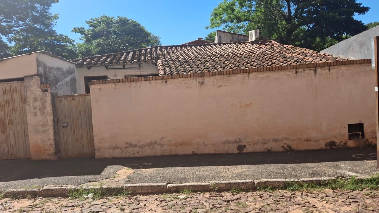 Terreno con casa a demoler en Fernando de la Mora zona sur — foto 3