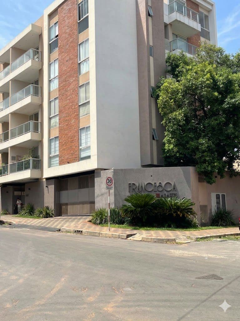 En venta departamento de 2dormitorios - Recoleta