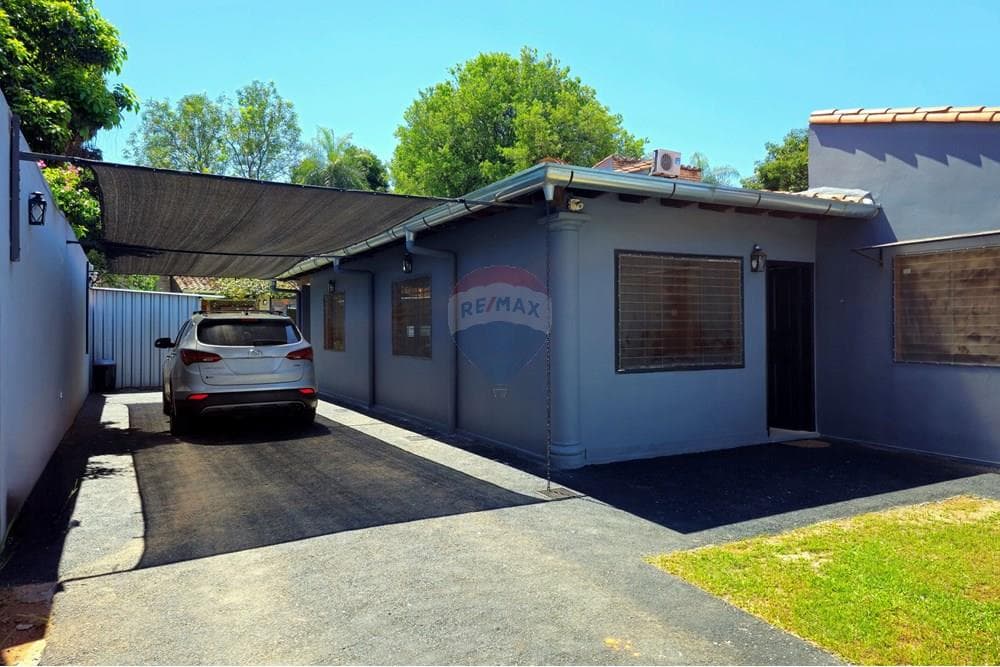 Casa de 3 Hab. con Piscina y Quincho en Campo Grande, Luque (437 m² Terreno)