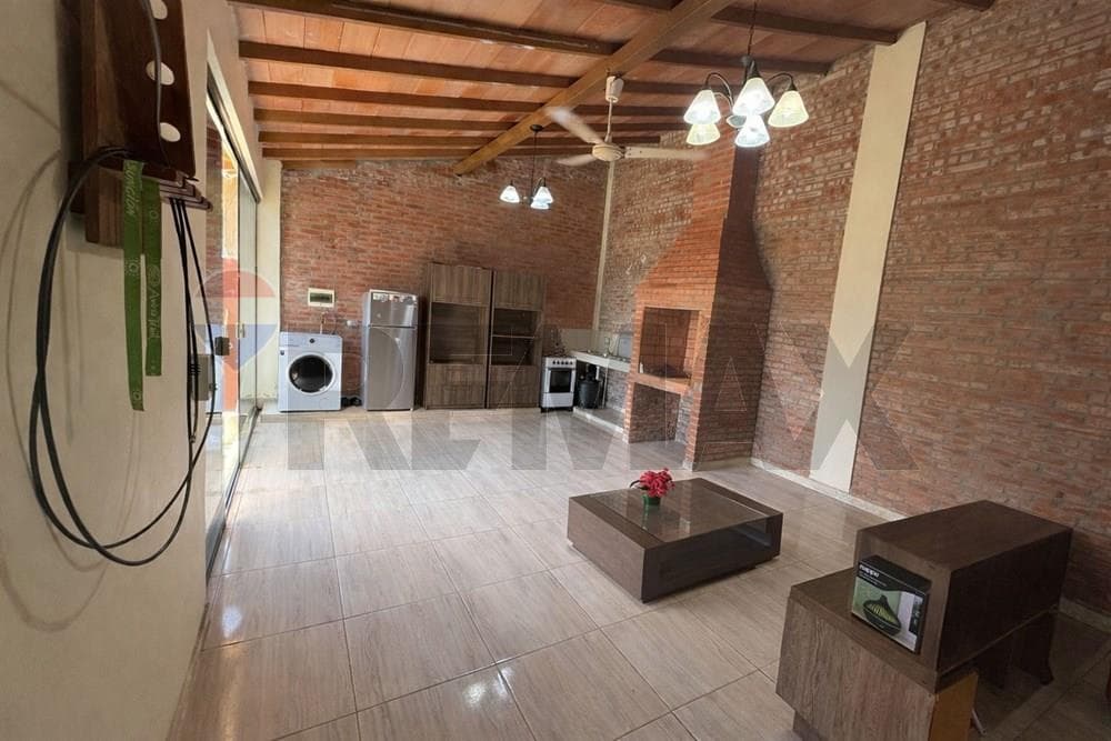 Casa - Alquiler - Aregua, Paraguay — foto 2
