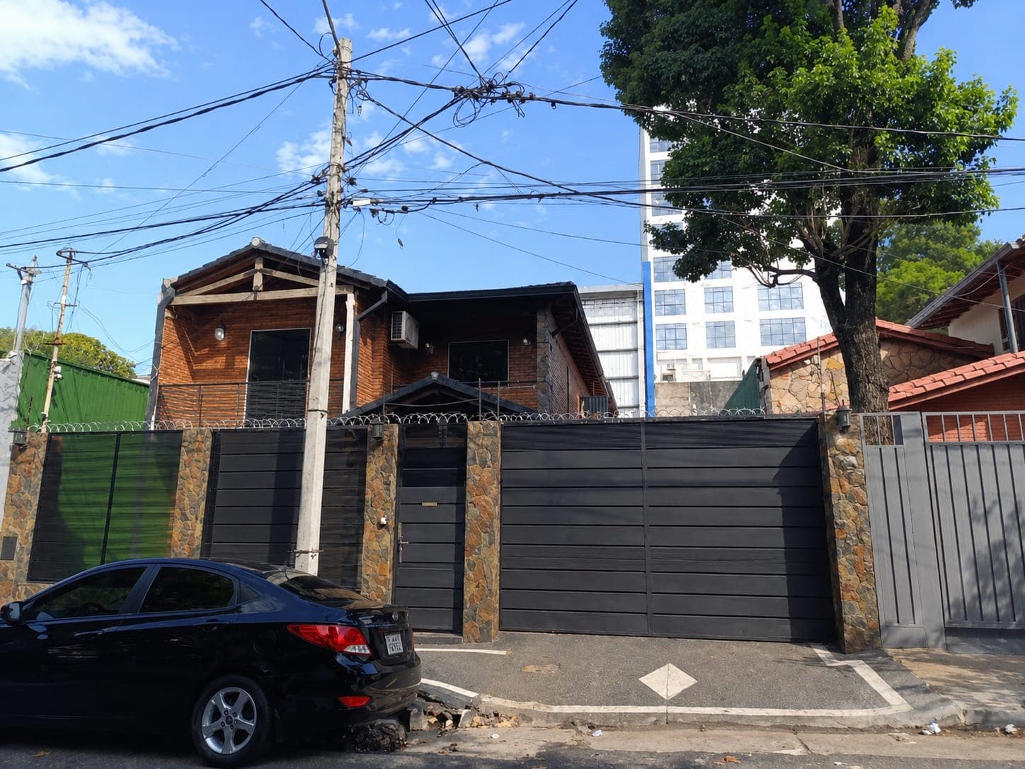Vendo casa en bº petirossi Asunción