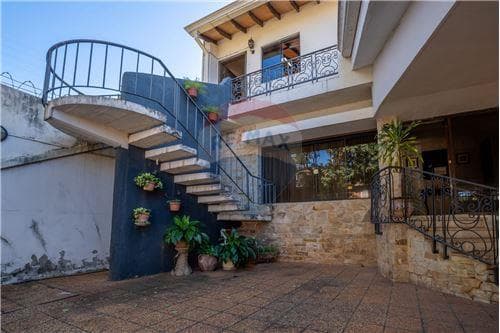 Casa-Venta-PY Asunción Carlos Antonio López Portugal entre Tte. primero del…, foto 2