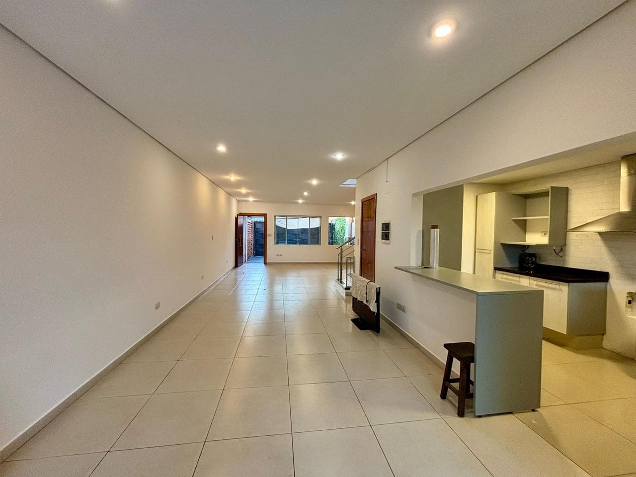 Duplex Barrio Miraflores, zona Stma.Trinidad, foto 2