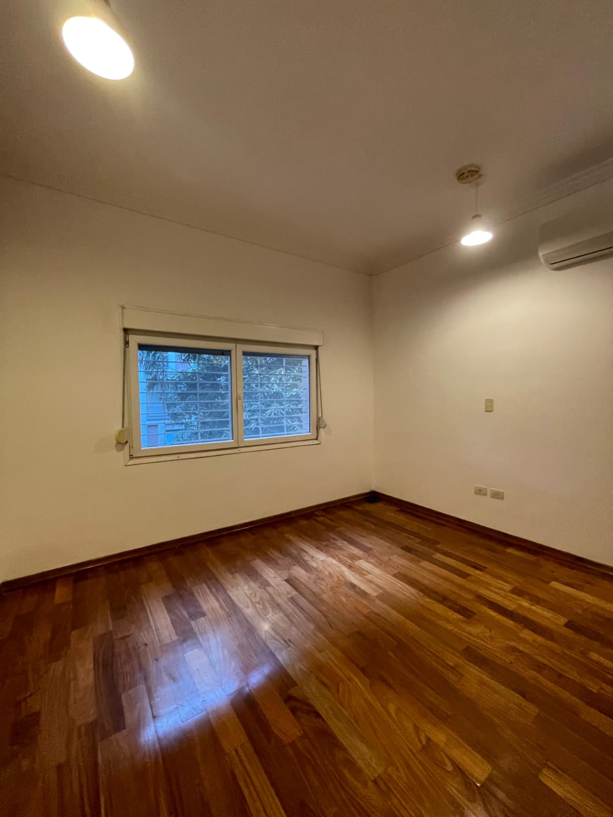 En alquiler departamento de 300 m2 ,4 dormitorios con 2 cocheras — foto 5