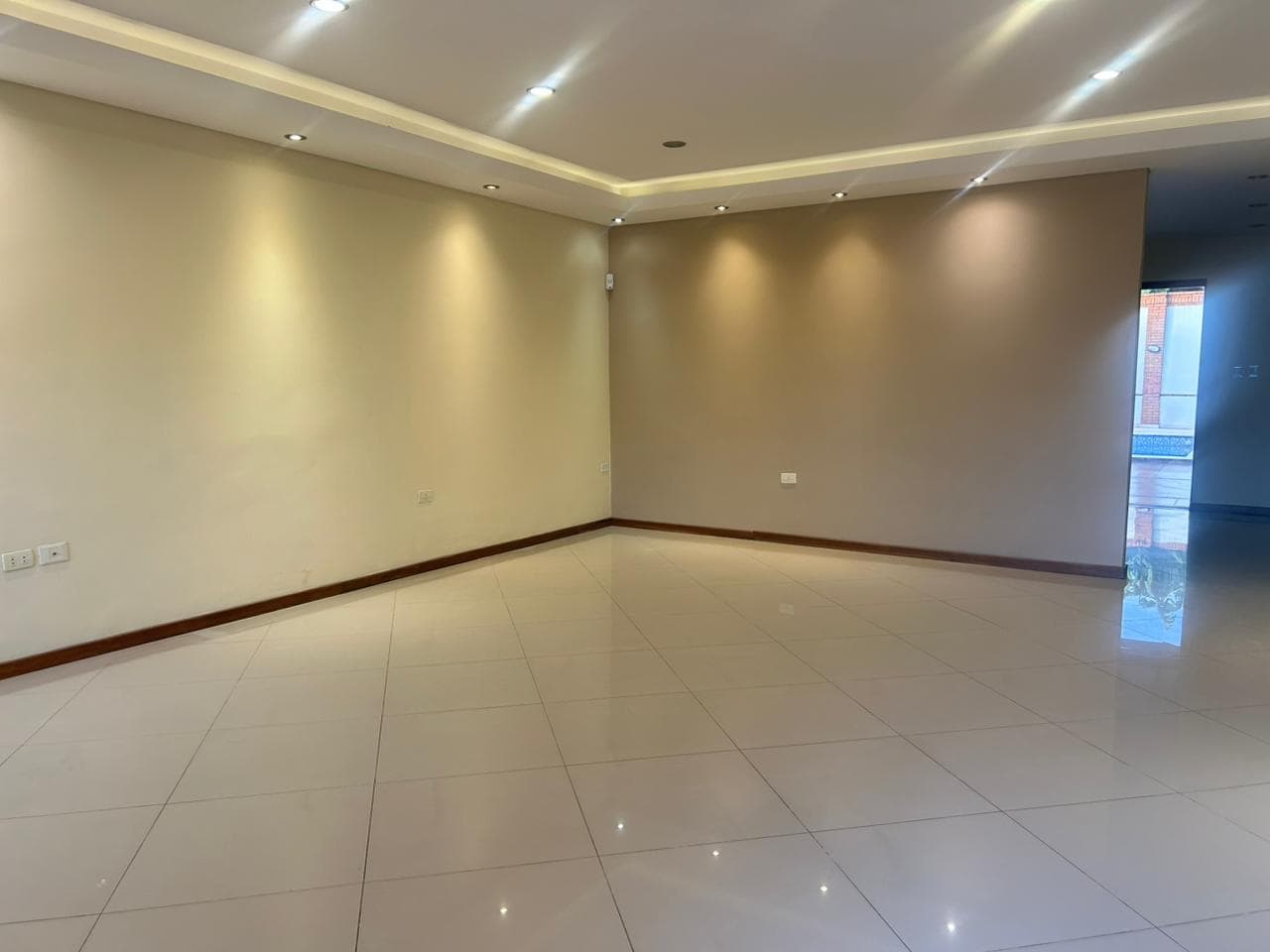 Casa De 4 Dormitorios En Lambare — foto 3