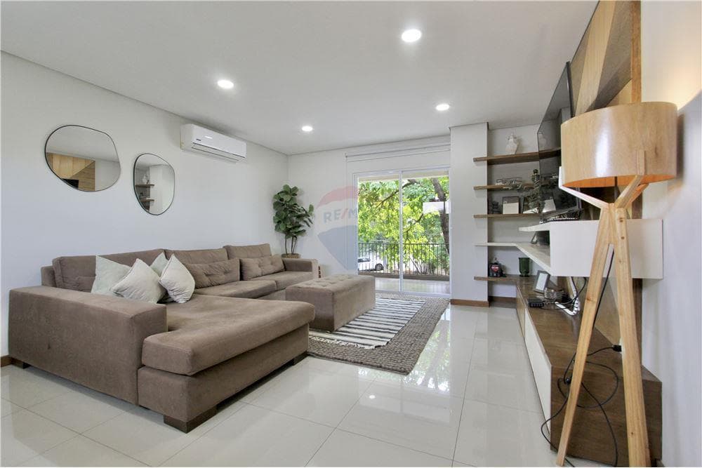 hermosa casa de dos plantas en Ytay, Grupo Habitacional, foto 2