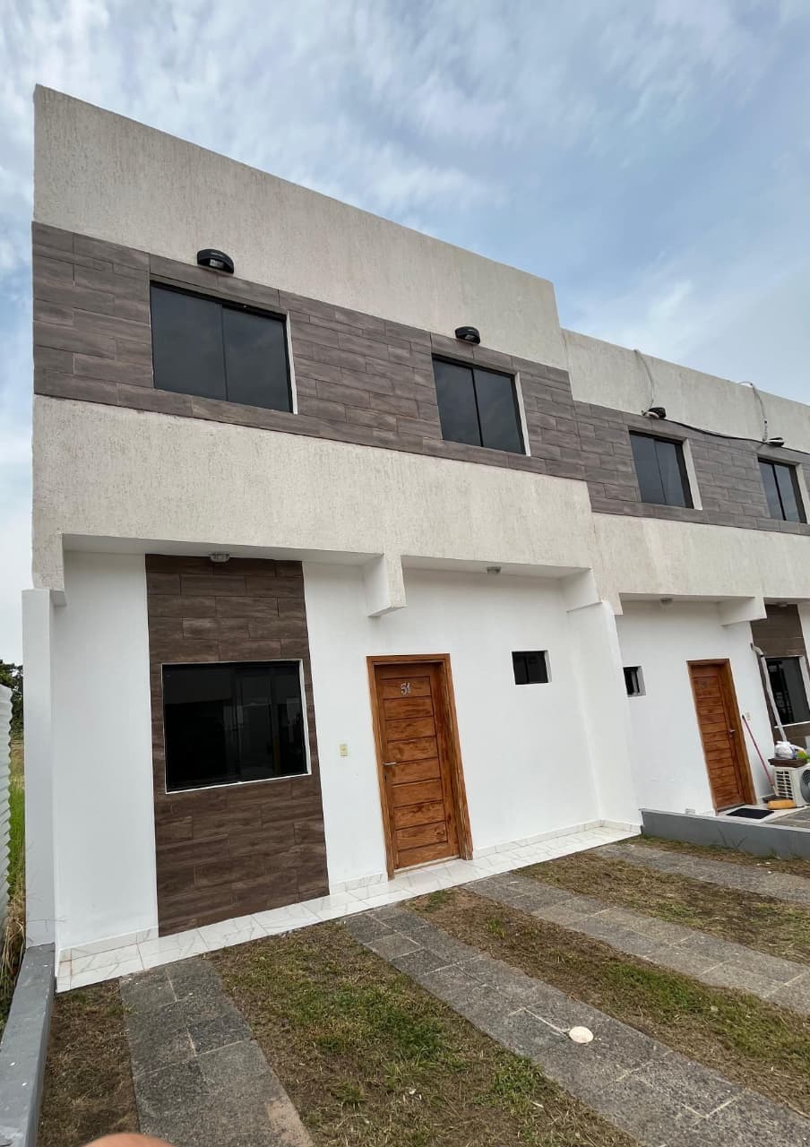 En venta duplex en barrio cerrado el paraiso-lambare