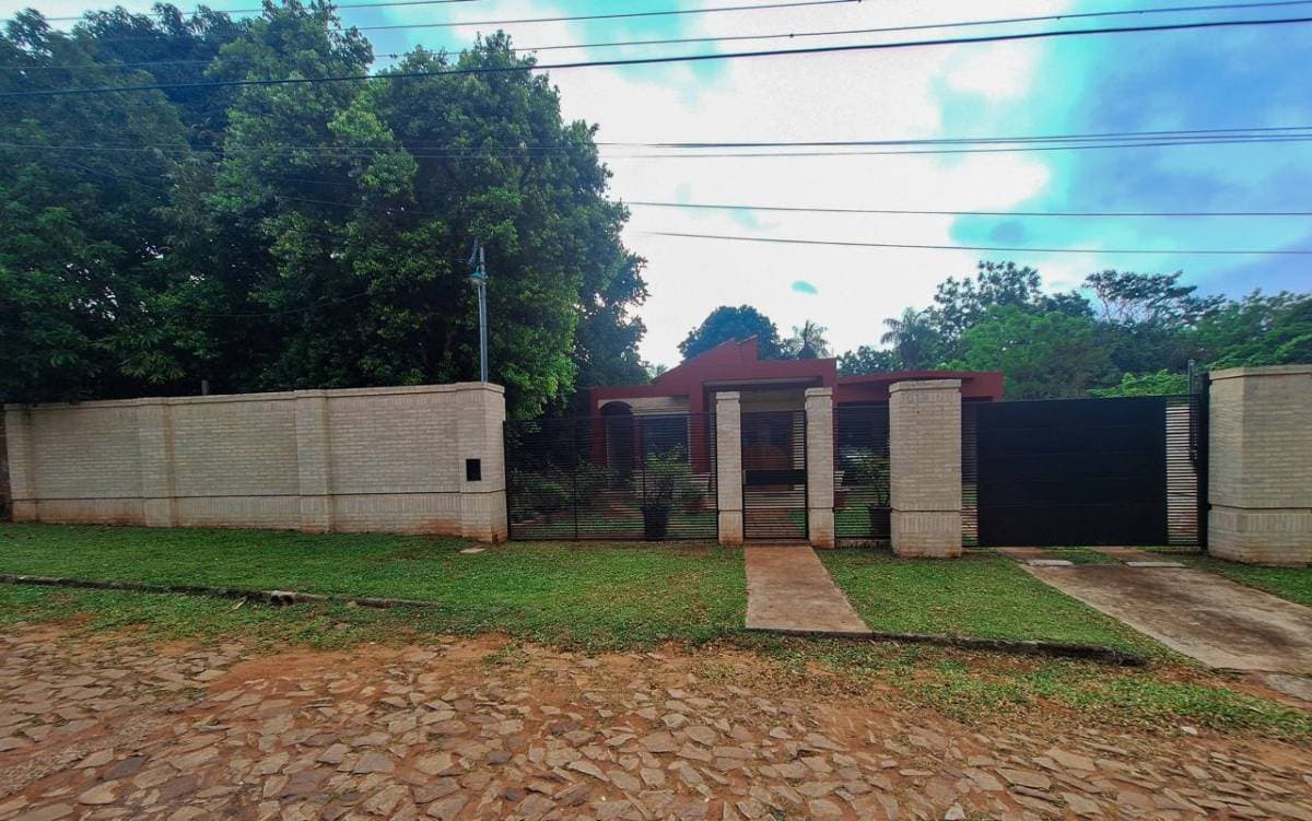 hermosa casa en la ciudad de Luque, foto 2