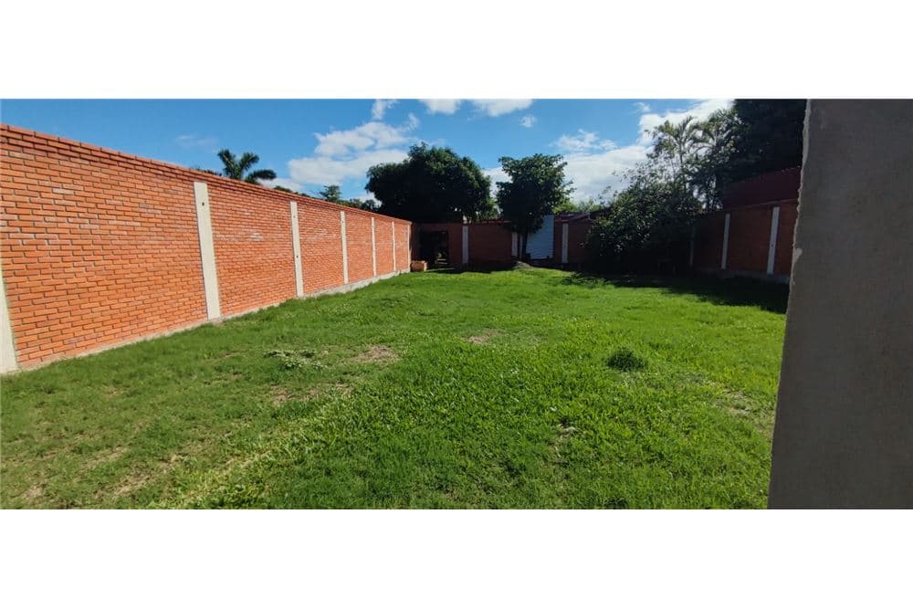 Hermosa Propiedad amurallada en Mariano Roque Alonso — foto 2
