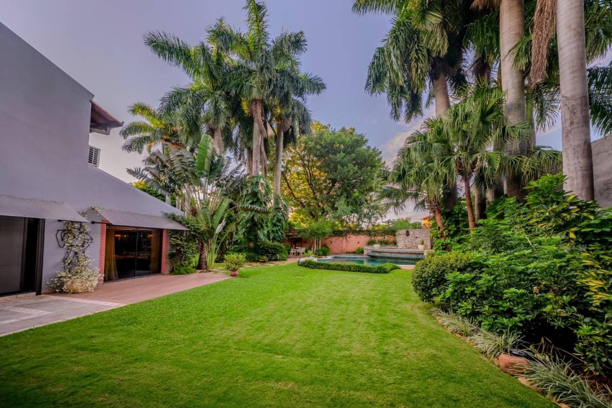 Residencia de Gran Porte en Alquiler: Espacios Amplios y Confort Total — foto 3