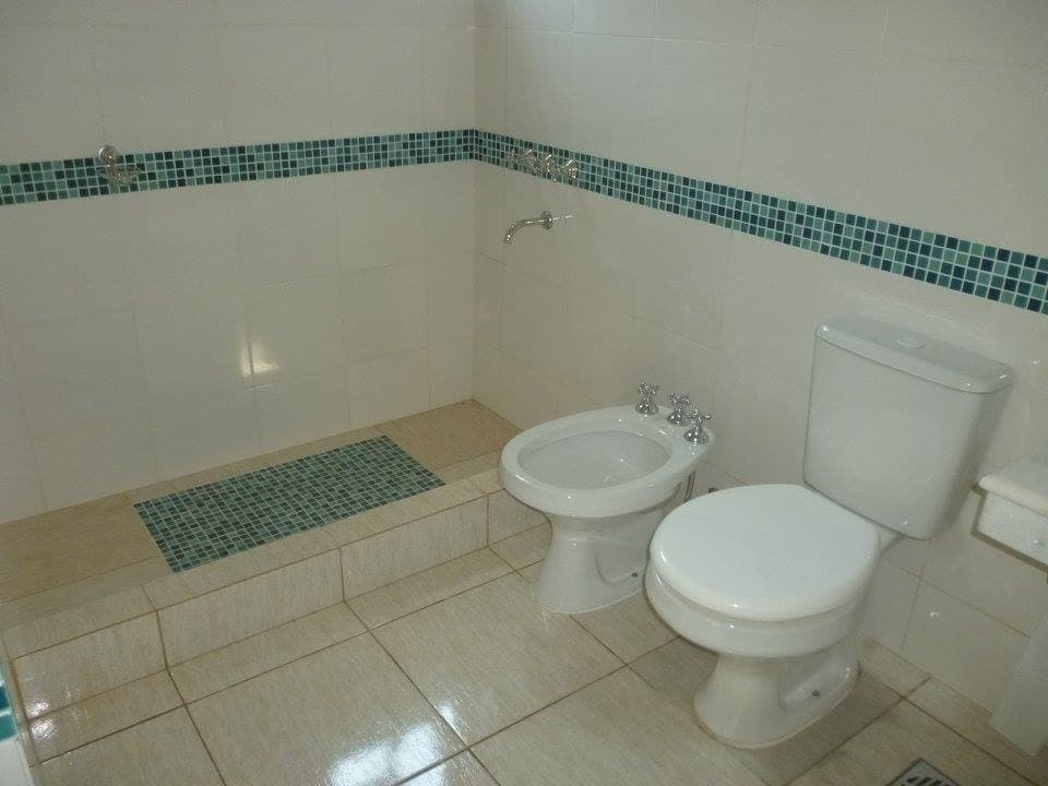 y Alquilo Duplex En Luque, foto 3