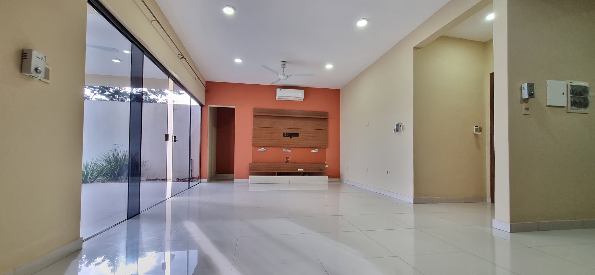 Hermosa Casa en Fernando de la Mora / 368m2 de terreno — foto 3