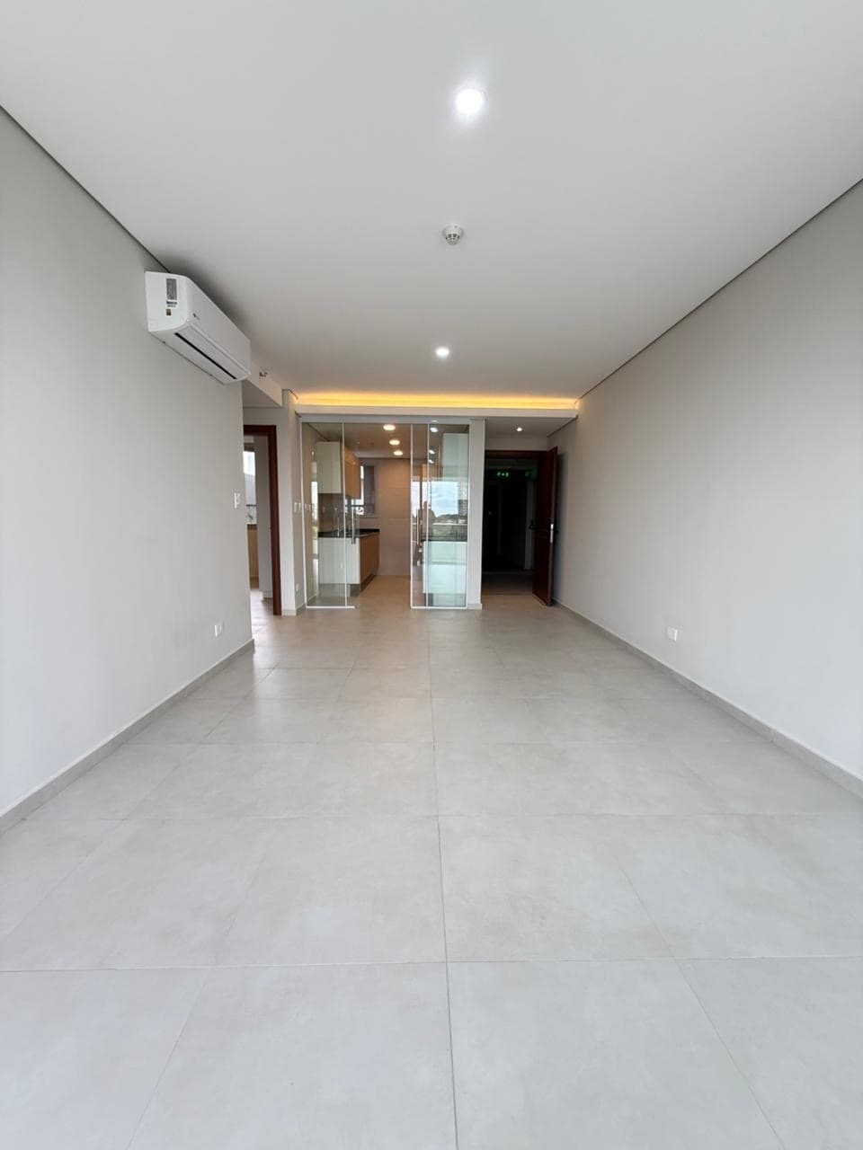 Av. Molas lópez - en alquiler y venta departamento de 2 dormitorios, foto 1