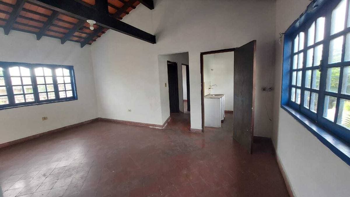 de dpto de 2 hab zona UCA, foto 5