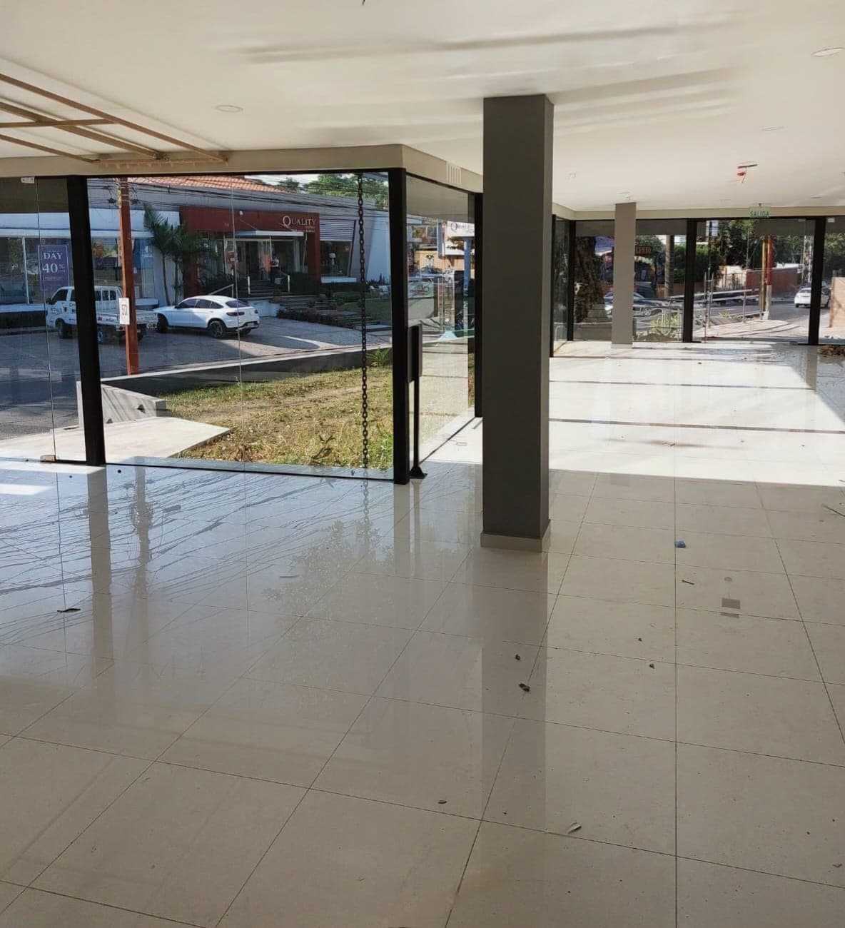 Local comercial de 1.200 m2 -600 m2 construidos s/importante avda de asuncion — foto 3